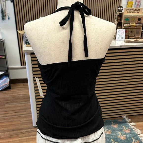 Doe & Rae Black Ribbed Halter Top - Picture 4 of 7